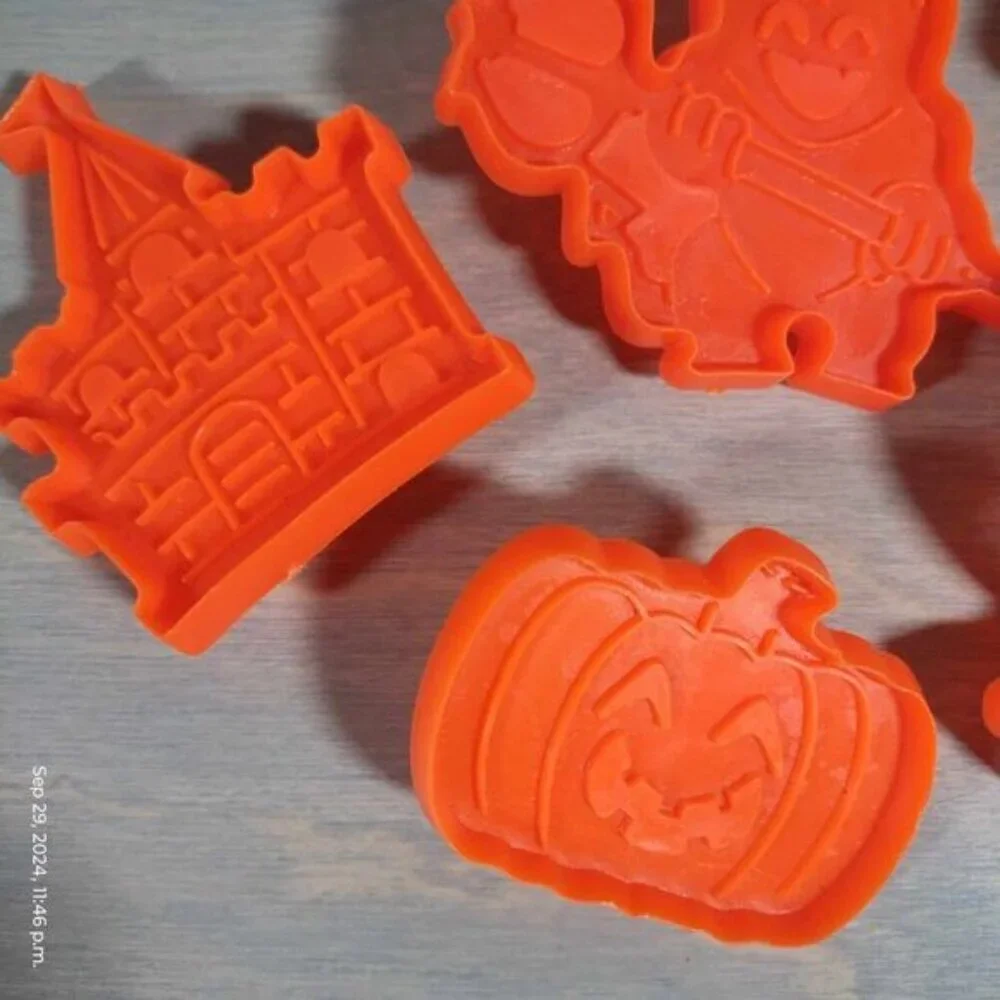 Vintage wilton halloween orange cookie cutters,‎ imprint plastic 5pc set